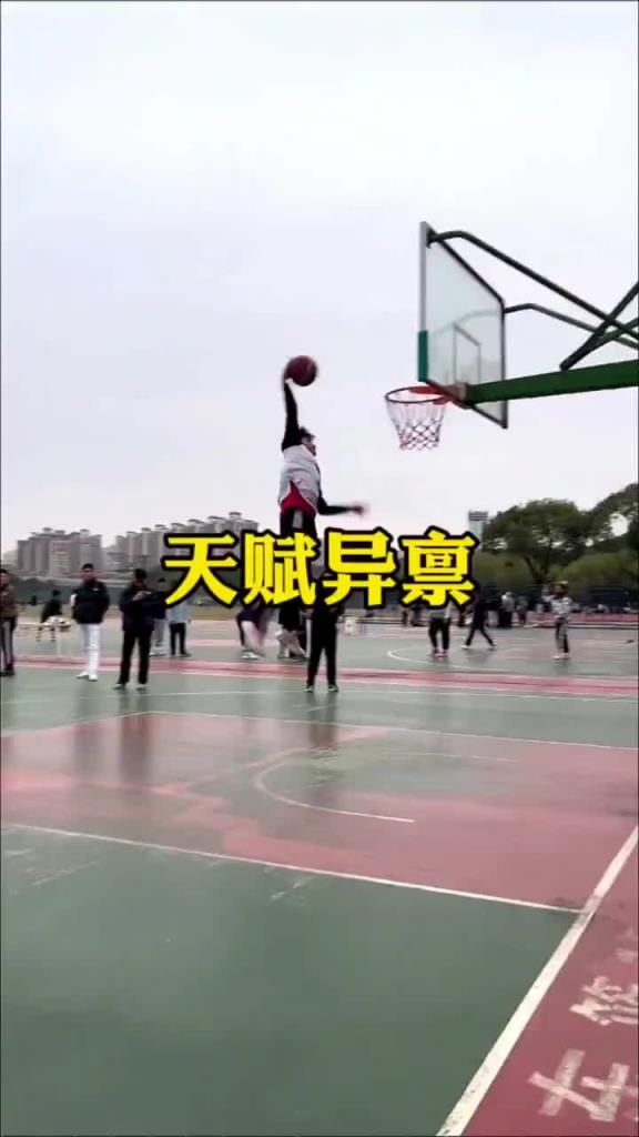 这在CBA扣篮大赛也是满分水平了！